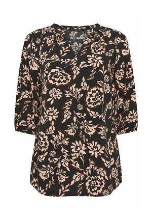 Sort blomstret bluse med trekvartærmer, der har en V-udskæring og et mønster af lyserøde og orange blomster mod en mørk baggrund.