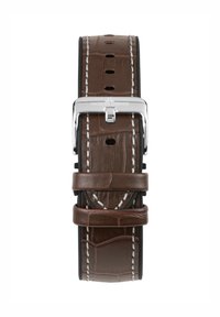 Cinturino in pelle marrone con texture a coccodrillo, cuciture bianche e una fibbia argentata lucida. Presenta più fori per la regolazione delle dimensioni.