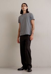 Filippa K ROLL NECK TEE - Jednoduché tričko - smoke gree
