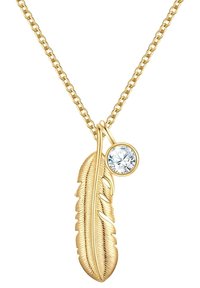 Zlati obesek v obliki perja z sijočo površino, ki vsebuje prozoren kamen kot dodatek. Verižica je sestavljena iz med seboj povezanih, gladkih členov.