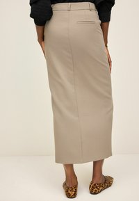 Next TWILL TALL - REGULAR FIT - Jupe longue - taupe brown