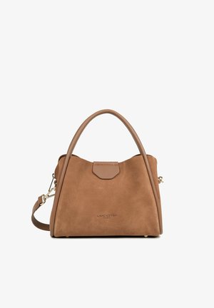 Sac à main Lancaster Paris en daim marron avec poignées arrondies, bandoulière amovible et marquage minimaliste au centre avant.