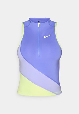 Hihaton urheilupaita, jossa korkea kaulus, edessä vetoketju ja diagonaaliset värilohkot purppuran, laventelin ja vaaleanvihreän sävyissä, jossa Nike-logo.