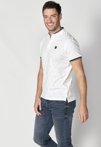 Koroshi SHORT SLEEVE  - Apdrukāts T-krekls - blanco   white