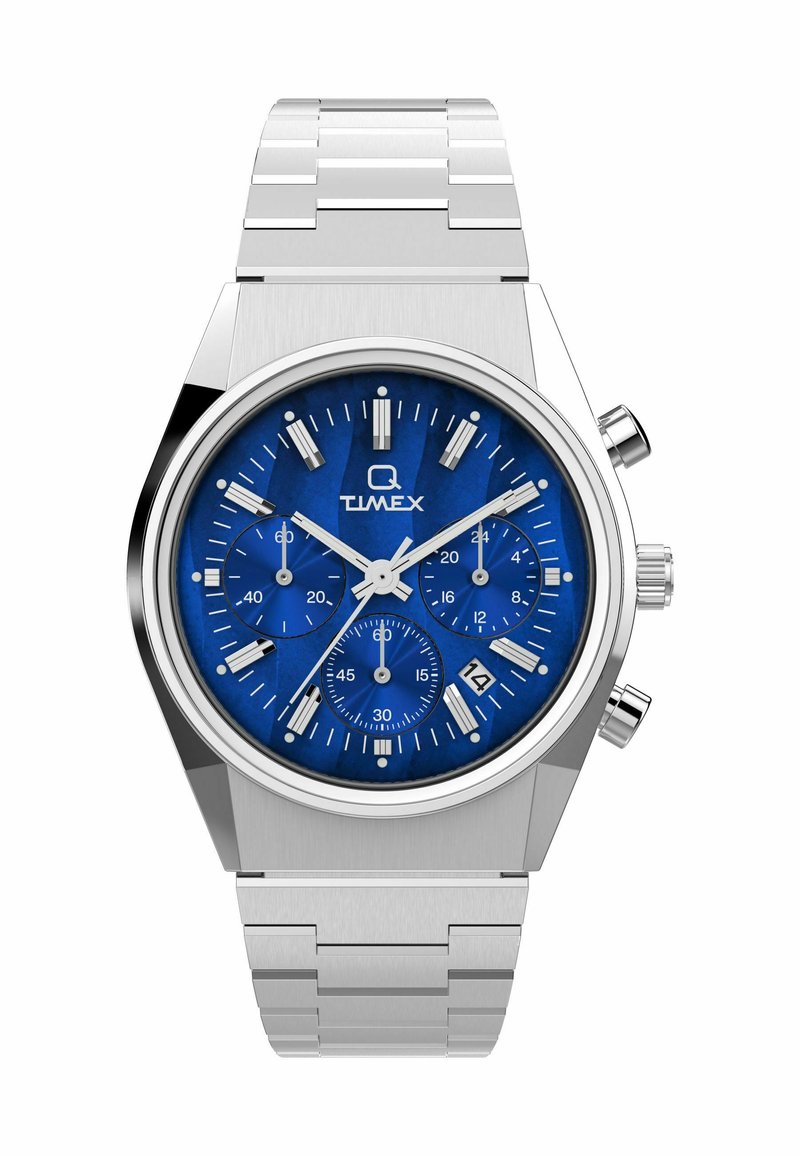Silberner Edelstahl-Armbanduhr mit einem blauen strukturierten Zifferblatt, weißen Stundenmarkierungen, drei Unterzifferblättern und einem Datumsfenster auf 6 Uhr.