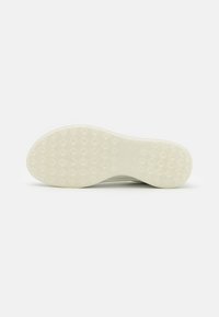 ECCO BIOM HYBRID - Zapatos de golf - white
