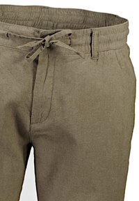 Kaki byxor i en strukturerad tyg, med dragsko i midjan, framfickor och rak passform.