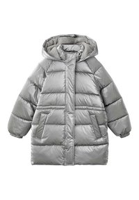 Abrigo acolchado en plata, con capucha, diseño acolchado, bolsillos delanteros y un interior suave. Material exterior liso y brillante.