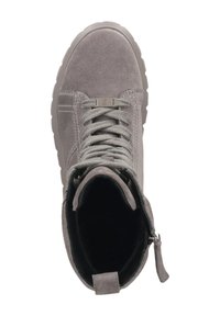 Graue Wildleder-Ankle-Boots mit runder Zehenpartie, gepolstertem Schaft, Schnürung vorne und seitlichem Reißverschluss. Mit einer strukturierten Gummisohle und minimalistischen Design.