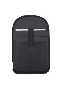 Čierny batoh vyrobený z odolného materiálu, s prednou vreckom a zabezpečeným popruhom na laptop. Hladký povrch, jednoduchý dizajn.