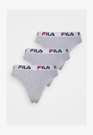 Conjunto de cuecas fio dental de algodão cinza com uma faixa elástica branca com o logótipo "FILA" e detalhes em vermelho e azul-marinho. Inclui três pares.