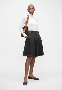 WEEKEND MaxMara GONNA - Denimová sukňa - nero