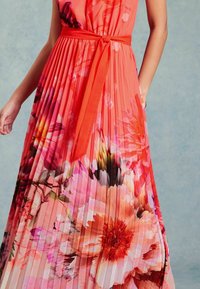 Love & Roses PLEATED HALTERNECK REGULAR FIT - Vestido de fiesta - orange floral