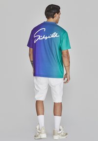 SIKSILK - SCRIPT FADE - Print T-shirt - green purple Thumbnail Image 1