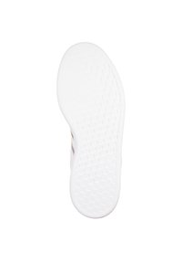 Semelle blanche de basket avec motif hexagonal, vue de dessous sur fond blanc uni.