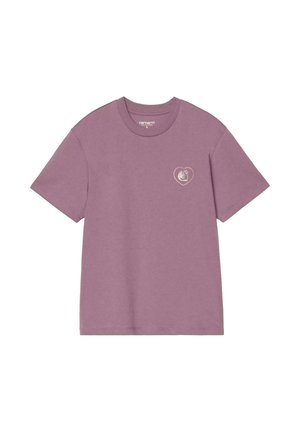 Camiseta de algodón lilas con cuello redondo, mangas cortas y un pequeño diseño gráfico de un corazón blanco en el área del pecho izquierdo.