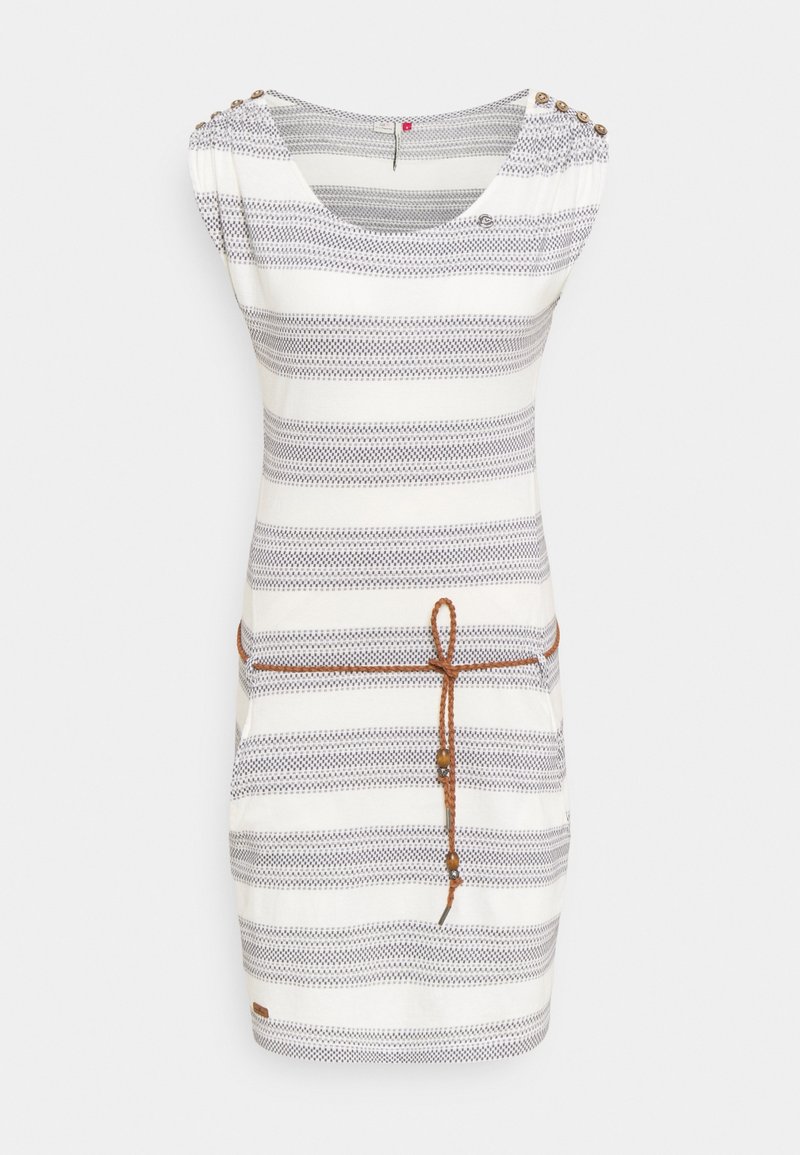 Robe à manches courtes rayée blanche et grise avec des détails boutonnés aux épaules et une fine ceinture tressée marron nouée à la taille.