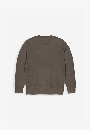 Braun strukturierter Strickpullover mit langen Ärmeln, gerippten Bündchen, Saum und Kragen, flach von hinten auf einem weißen Hintergrund präsentiert.