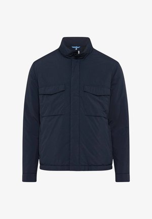 Marineblaue leichte Jacke mit hohem Kragen, Frontreißverschluss, der von einer Blende verdeckt wird, und zwei Brusttaschen mit Klappe.