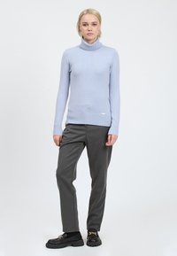 INFLUENCER TURTLENECK - Maglione - iceberg