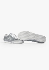 Scalpers Sneakers basse - silver