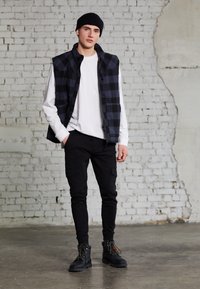 2Y Premium Tapered-Farkut - black