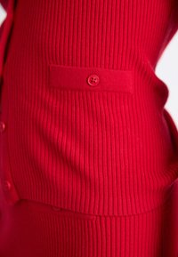 FROM FUTURE Cardigan - bright red