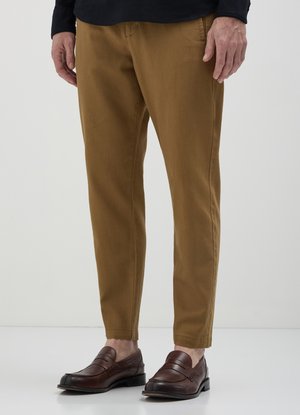 Chino - marrone