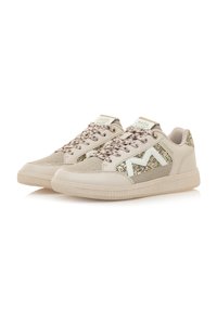 Sneaker beige con accenti glitter, punta rotonda, suola in gomma texturizzata e design a zigzag bianco. Presentano lacci piatti e logo sulla linguetta.