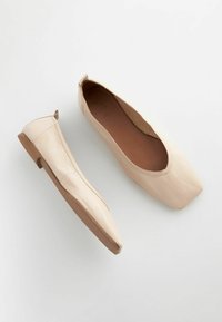 Next SIGNATURE SQUARE TOE  - Baleriinad - bone