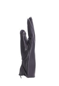 Guanto in pelle nera con una texture liscia, un design aderente e un pollice e un indice leggermente allungati. Nessun hardware o motivo visibile.
