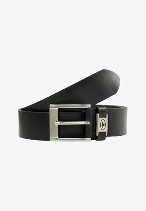 Czarny skórzany pasek z prostokątną srebrną klamrą z metalowym akcentem i gładką fakturą, zaprojektowany w klasycznym stylu.