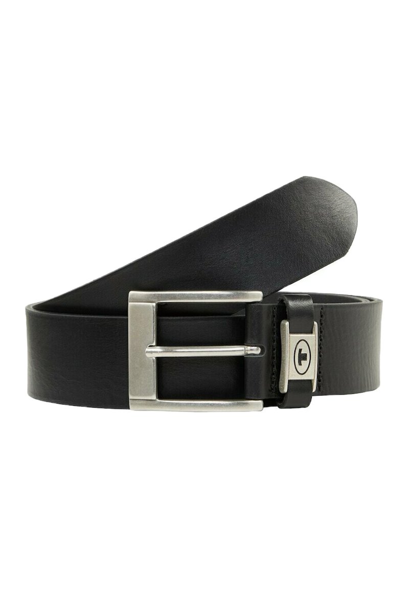 Cinturón de cuero negro con una hebilla rectangular plateada con un acento metálico y textura suave, diseñado con una forma clásica.