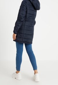 Vero Moda Petite Kort kappa / rock - dark blue