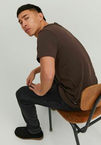 Jack & Jones JJE TEE  O-NECK  - T-shirt - bas - seal brown