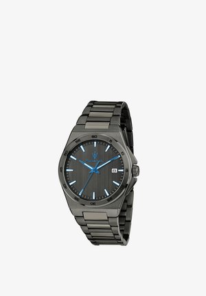 Schwarze Metallarmbanduhr von Maserati mit blauen Zeigern und Stundenmarkierungen, Datumsanzeige bei 3 Uhr und Gliederarmband.