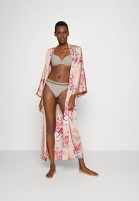 Passionata RHYTHM BEDECKENDER - Soutien de t-shirt - misty green