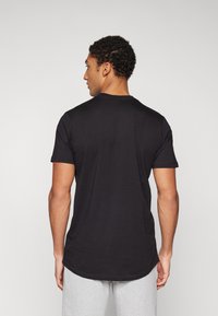 Ellesse VEZUVI 3 PACK - Apatiniai marškiniai - black