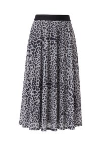 Maxi-Rock im Leopardenmuster mit einem schwarzen elastischen Bund und fließendem, leichtem Stoff mit transparenter Textur.