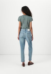 TOM TAILOR DENIM Mamos stiliaus džinsai - clean mid stone blue denim