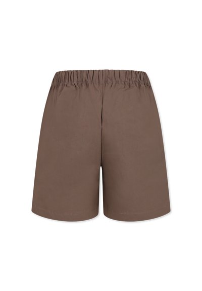 Pantaloni corti marroni con cintura elastica, realizzati in un tessuto liscio. Il design presenta aperture per le gambe dritte e dettagli di cucitura minimi.