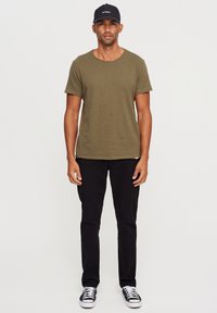 Gabba KONRAD STRAIGHT  - Pamata T-krekls - army