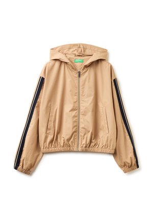 Beige gewatteerd jack met capuchon, ritssluiting aan de voorkant, elastische manchetten en zoom, zijzakken, en zwarte en beige strepen langs beide mouwen.