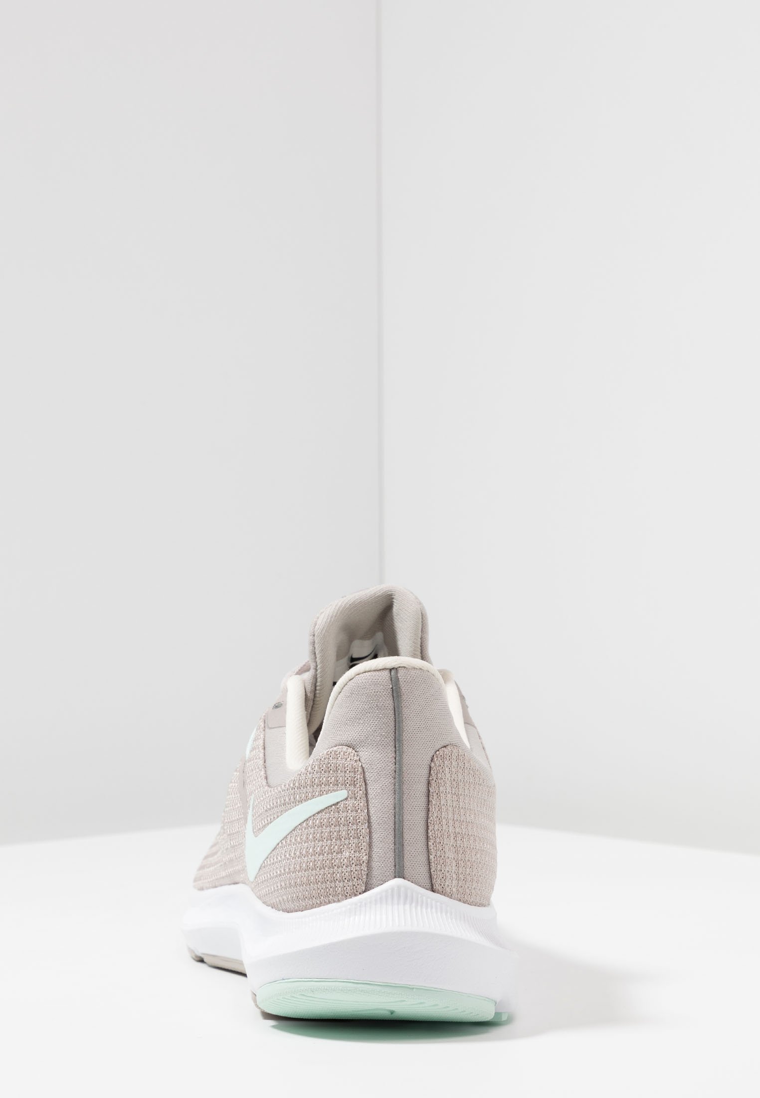 nike performance quest damen