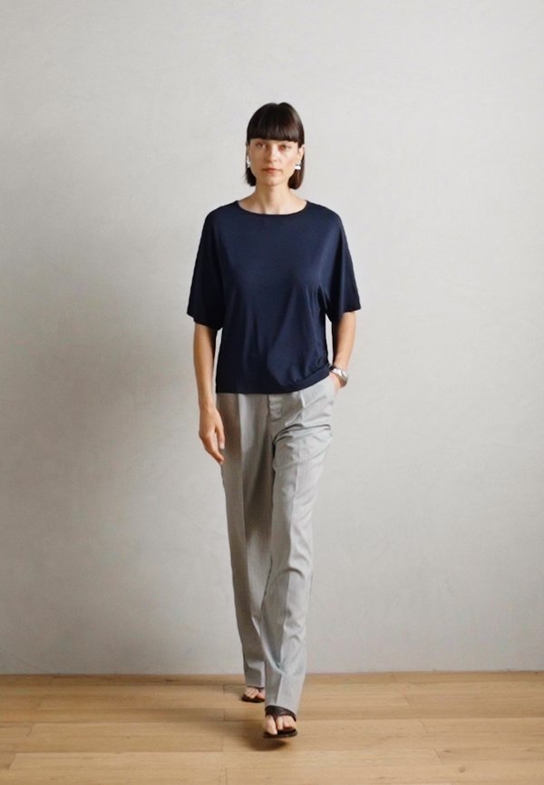 CUT ON SLEEVE - Basic T-shirt3