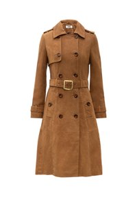 Brun dubbelknäppt trenchcoat i mocka med knappdetaljer, markerad midja med bälte, ficka med lock och axelklaffar.