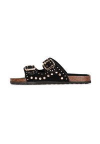 Sandalo a fascia in suede nero con due chiusure a fibbia, borchie e dettagli dorati, e una soletta in sughero con suola in gomma nera.
