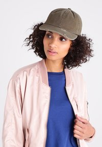Flexfit PROFILE  - Cap - buck