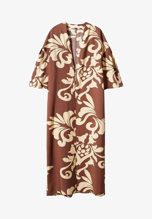 Robe de style kimono marron avec un grand motif floral crème, fabriquée en tissu lisse avec des manches larges et un design à front ouvert.