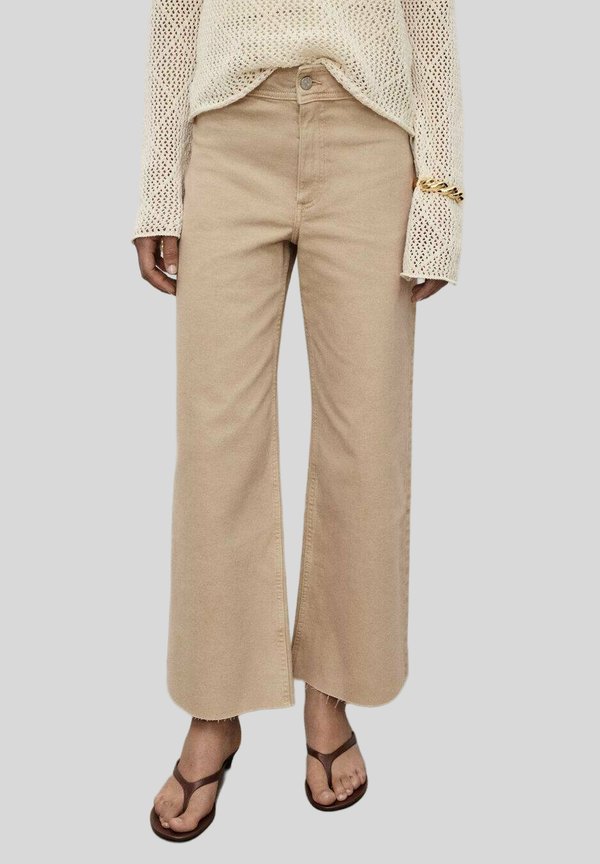 CATHERIN CULOTTE - Flared Jeans - sand